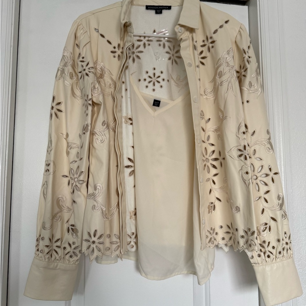 Boston Proper Beige Floral Cutout Blouse size M